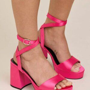 Strappy Platform Heel (WW)